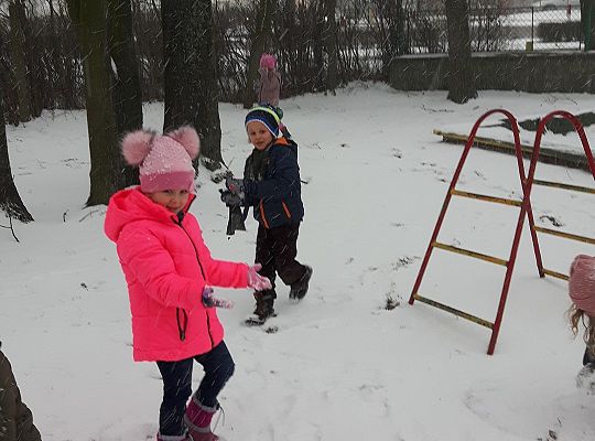 Gr. II Zabawy na śniegu