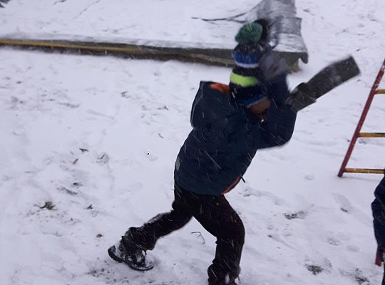 Gr. II Zabawy na śniegu