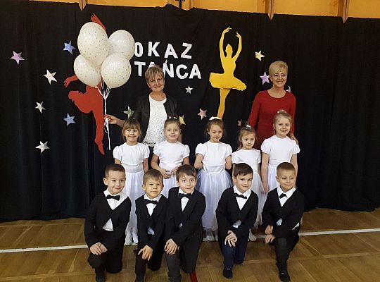 Gr III Pokaz tańca w Nowej Wsi