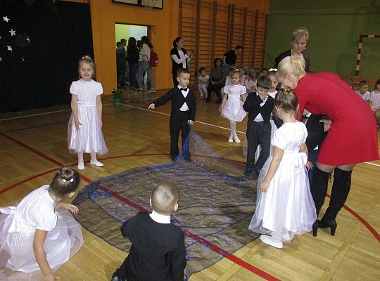 Gr III Pokaz tańca w Nowej Wsi