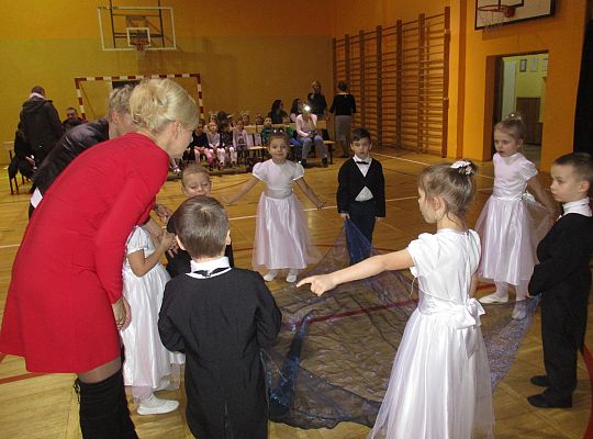 Gr III Pokaz tańca w Nowej Wsi