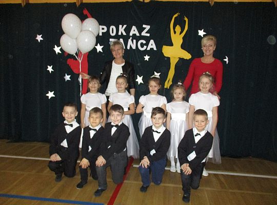 Gr III Pokaz tańca w Nowej Wsi