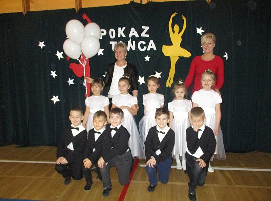 Gr III Pokaz tańca w Nowej Wsi