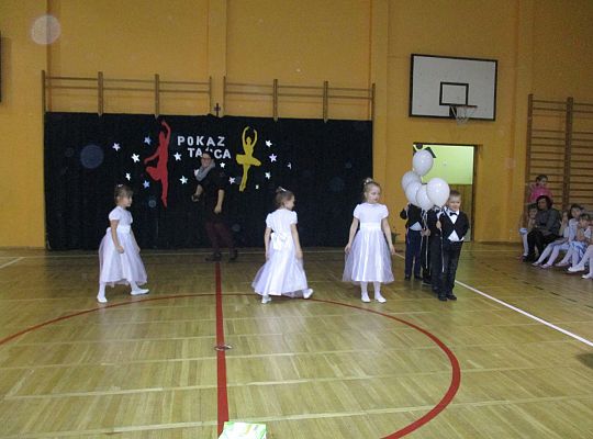 Gr III Pokaz tańca w Nowej Wsi