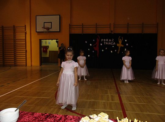 Gr III Pokaz tańca w Nowej Wsi