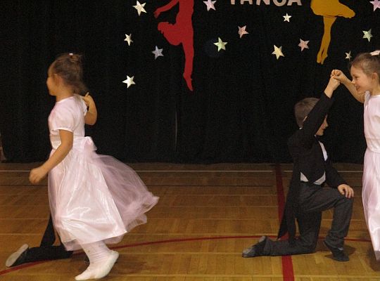 Gr III Pokaz tańca w Nowej Wsi