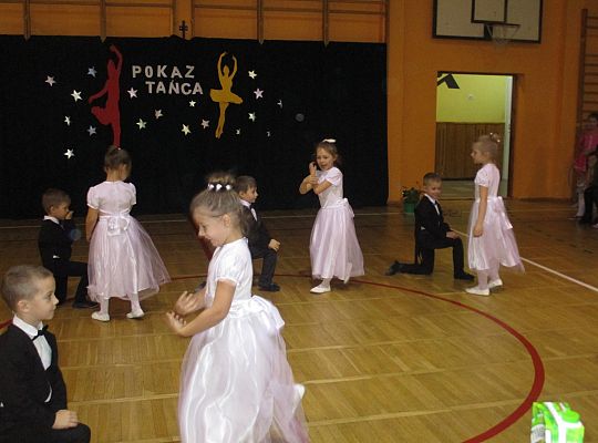 Gr III Pokaz tańca w Nowej Wsi