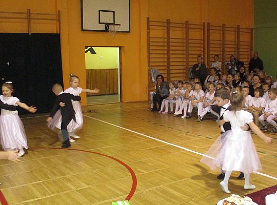 Gr III Pokaz tańca w Nowej Wsi