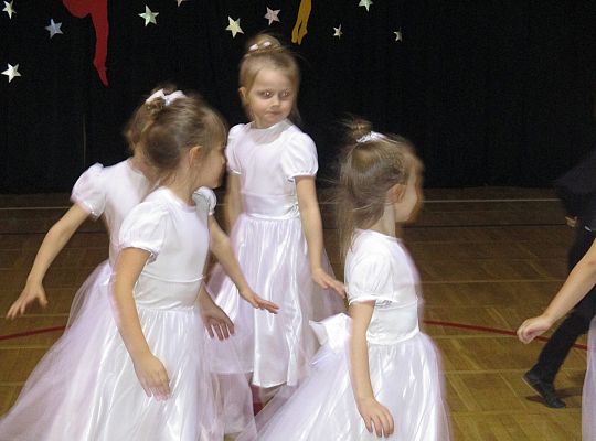 Gr III Pokaz tańca w Nowej Wsi