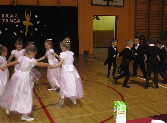 Gr III Pokaz tańca w Nowej Wsi