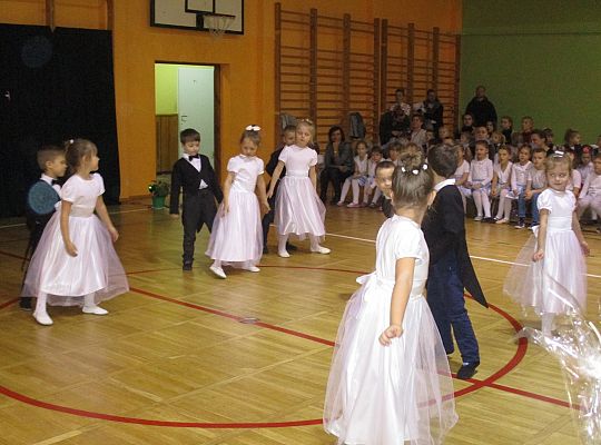 Gr III Pokaz tańca w Nowej Wsi