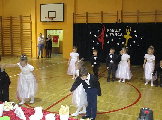 Gr III Pokaz tańca w Nowej Wsi