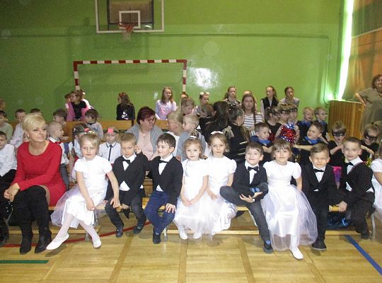 Gr III Pokaz tańca w Nowej Wsi