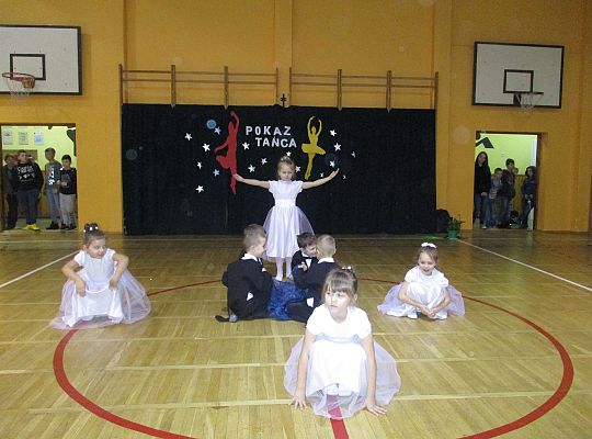 Gr III Pokaz tańca w Nowej Wsi