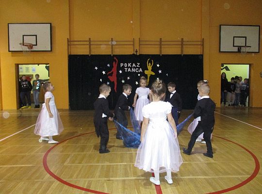 Gr III Pokaz tańca w Nowej Wsi