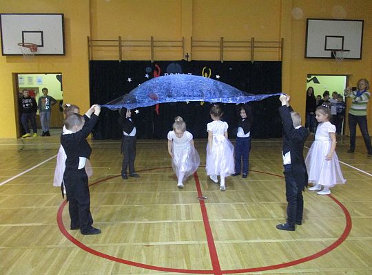 Gr III Pokaz tańca w Nowej Wsi