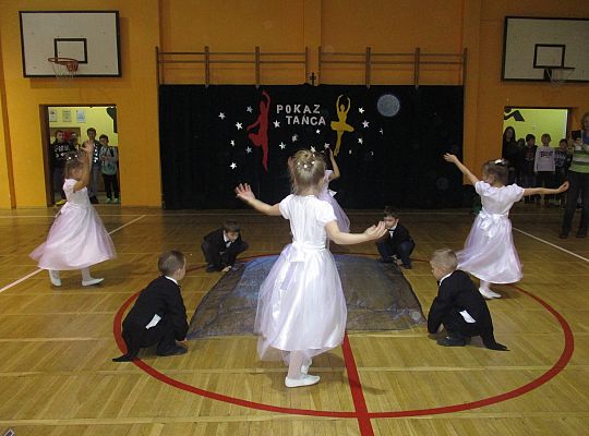 Gr III Pokaz tańca w Nowej Wsi