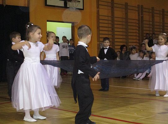 Gr III Pokaz tańca w Nowej Wsi