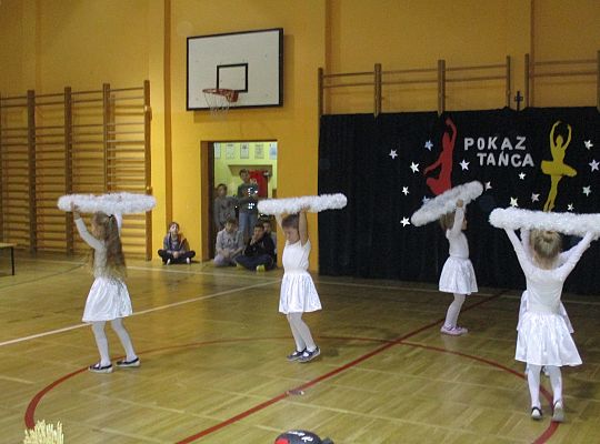 Gr III Pokaz tańca w Nowej Wsi