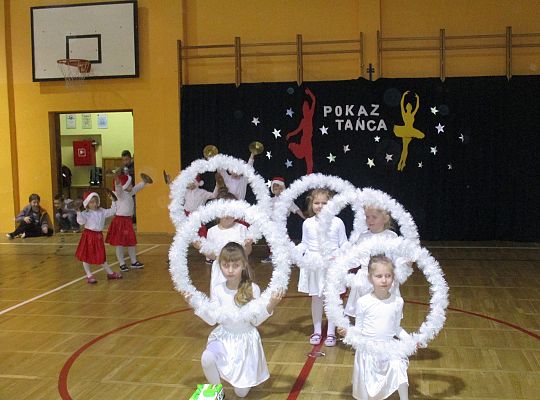 Gr III Pokaz tańca w Nowej Wsi