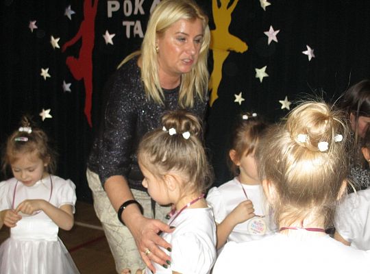 Gr III Pokaz tańca w Nowej Wsi