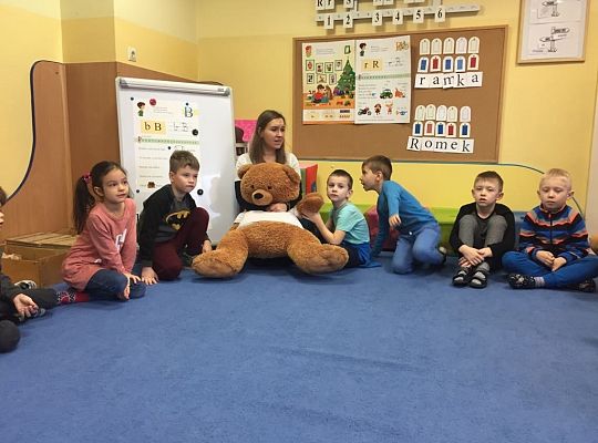 Gr IV zajęcia z pracownikami z muzeum- Co to jest Ojczyzna?