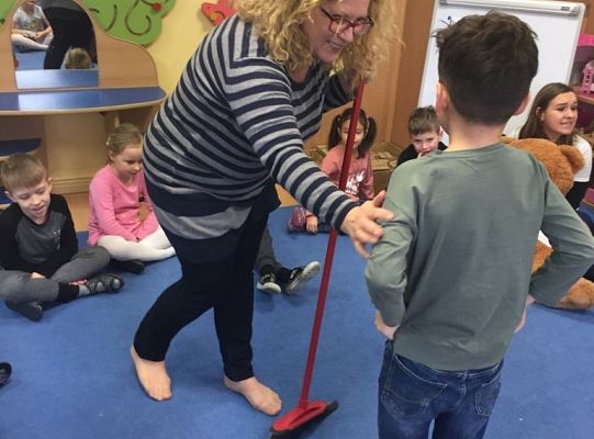 Gr IV zajęcia z pracownikami z muzeum- Co to jest Ojczyzna?