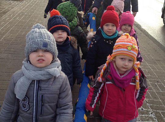 Pierwszy spacer maluchów