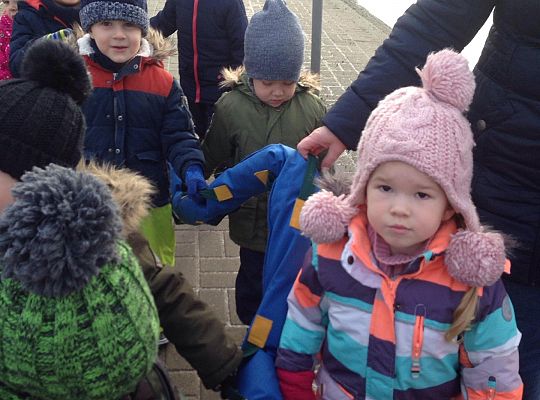 Pierwszy spacer maluchów