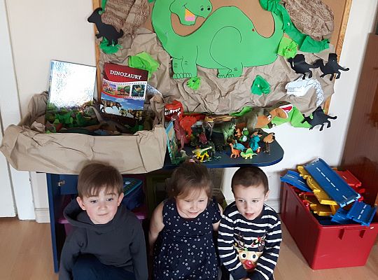 GR II Dinozaury,  dinozaury