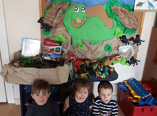 GR II Dinozaury,  dinozaury