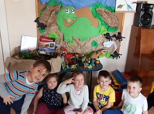 GR II Dinozaury,  dinozaury