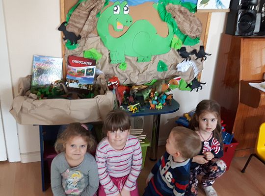 GR II Dinozaury,  dinozaury