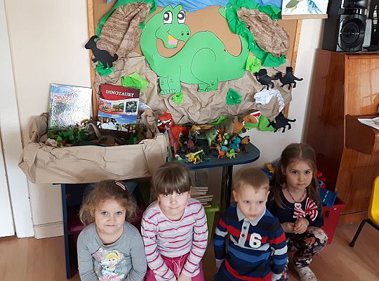 GR II Dinozaury,  dinozaury