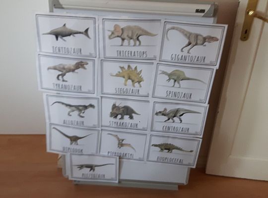 GR II Dinozaury,  dinozaury