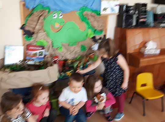 GR II Dinozaury,  dinozaury