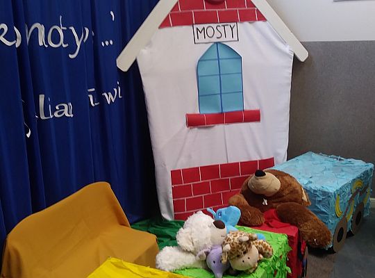 gr IV Z wizytą w "Michałkowie"-Szkoła w Mostach