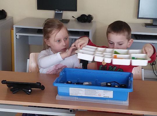 gr IV Z wizytą w "Michałkowie"-Szkoła w Mostach