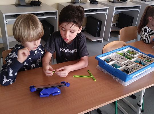 gr IV Z wizytą w "Michałkowie"-Szkoła w Mostach