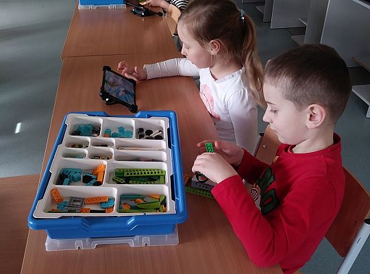 gr IV Z wizytą w "Michałkowie"-Szkoła w Mostach