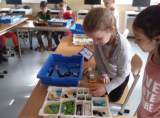 gr IV Z wizytą w "Michałkowie"-Szkoła w Mostach