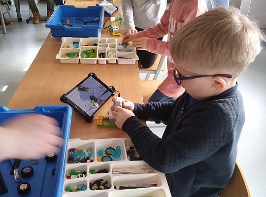 gr IV Z wizytą w "Michałkowie"-Szkoła w Mostach