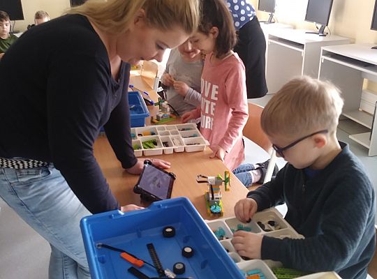 gr IV Z wizytą w "Michałkowie"-Szkoła w Mostach