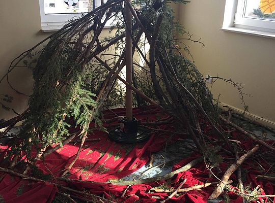 gr IV Z wizytą w "Michałkowie"-Szkoła w Mostach