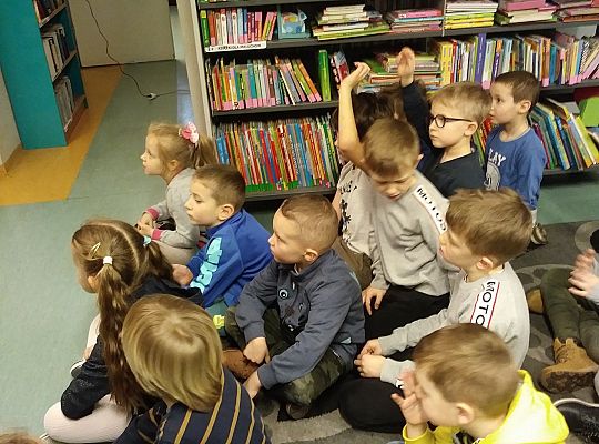 Gr IV Zajęcia w bibliotece-"Co to jest teatr cieni"