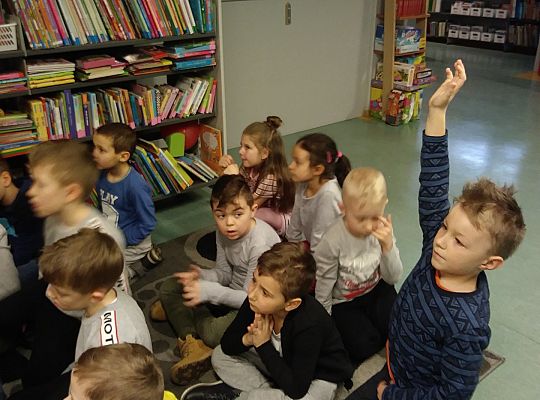 Gr IV Zajęcia w bibliotece-"Co to jest teatr cieni"