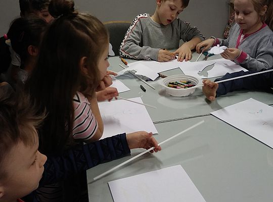 Gr IV Zajęcia w bibliotece-"Co to jest teatr cieni"