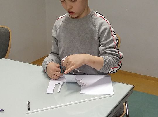 Gr IV Zajęcia w bibliotece-"Co to jest teatr cieni"