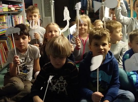 Gr IV Zajęcia w bibliotece-"Co to jest teatr cieni"