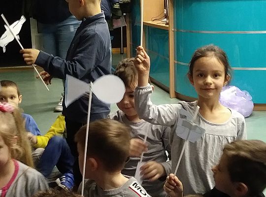 Gr IV Zajęcia w bibliotece-"Co to jest teatr cieni"